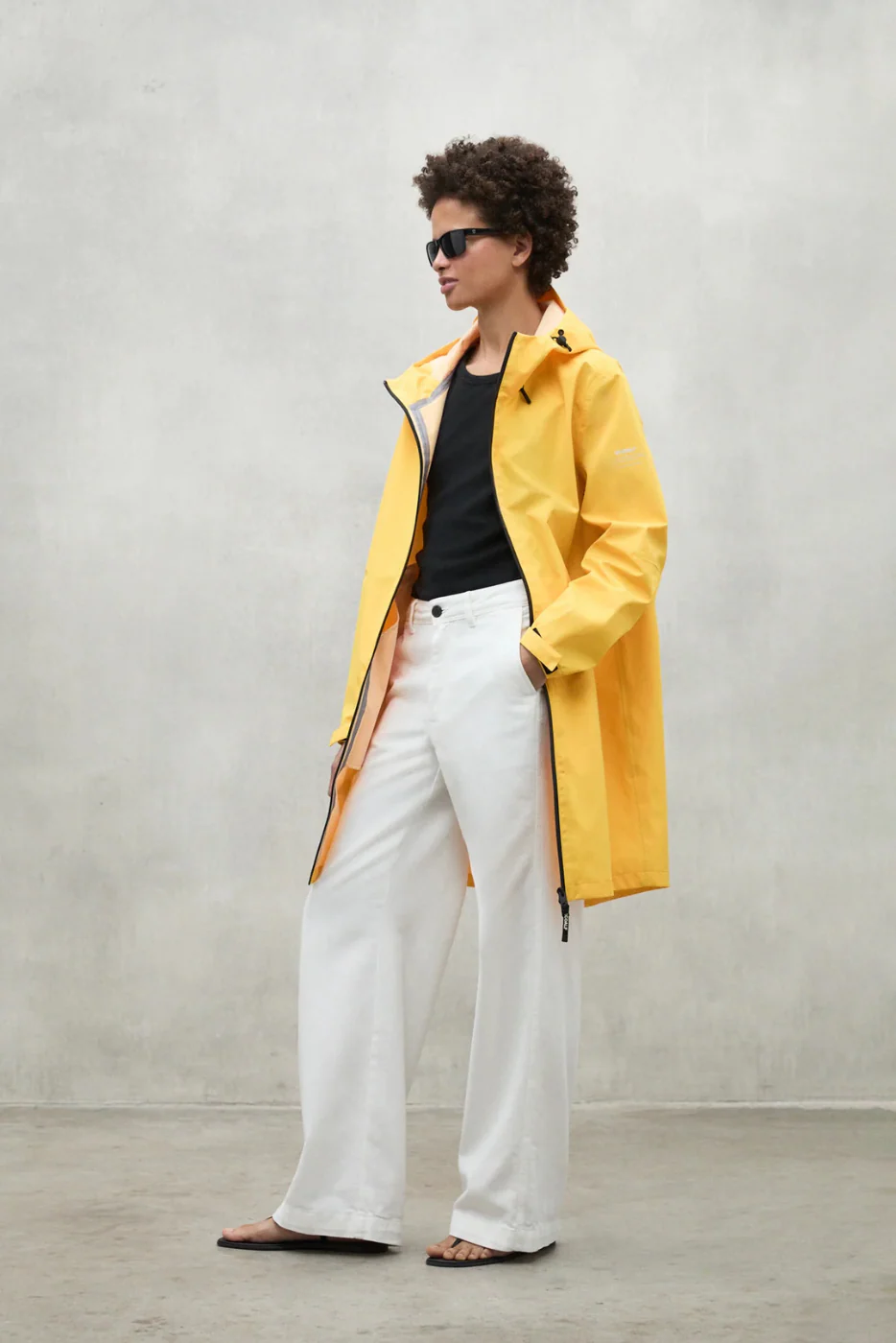 Venuealf Raincoat - Image 3